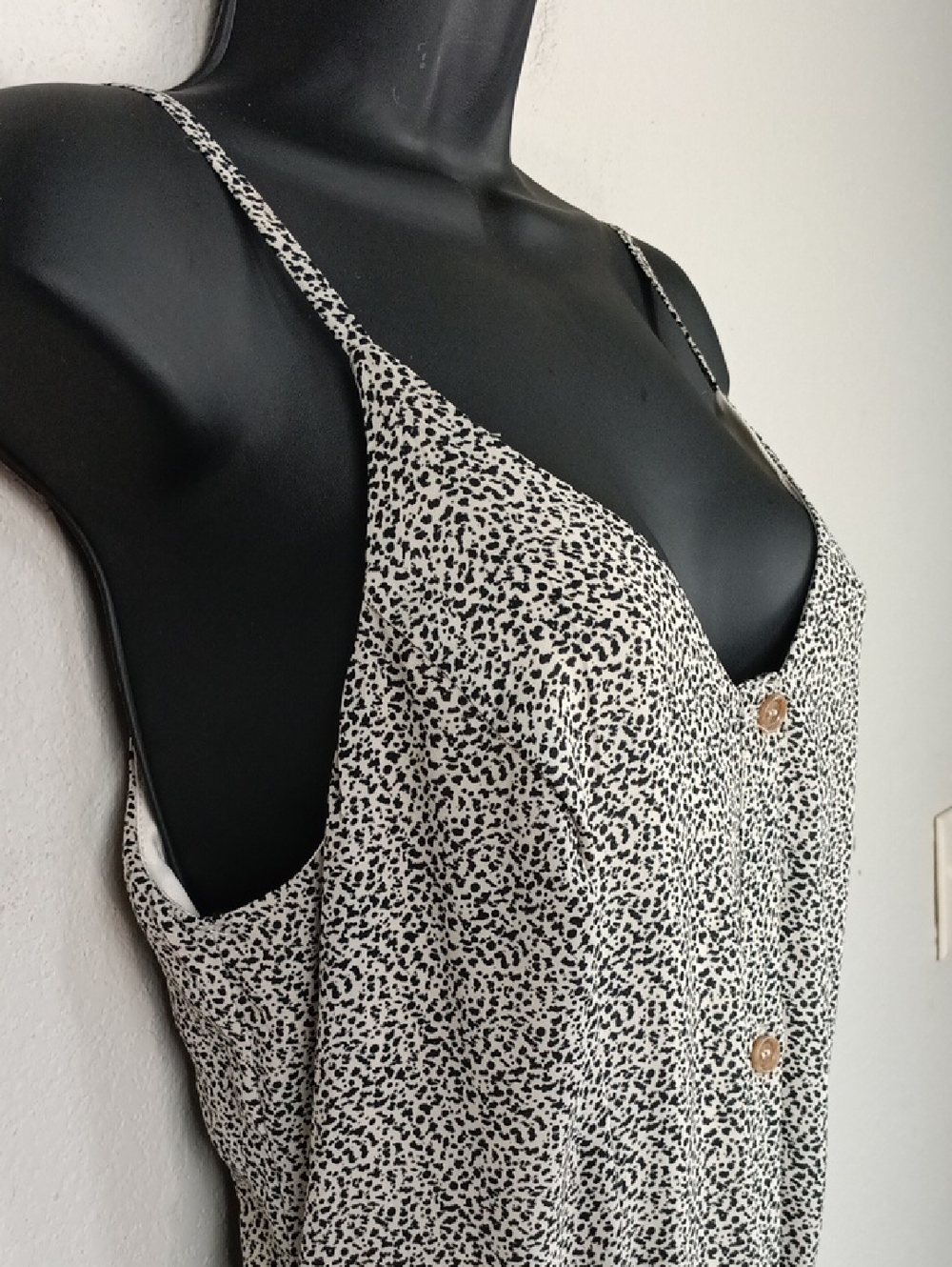 Sienna Sky Black & White Spagetti Strap V Neck Button Down Flowy Midi Dress sz L - Picture 3 of 12